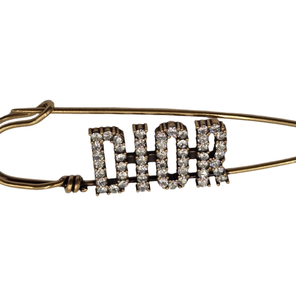❌❌SOLD❌❌🔥 #3 Christian Dior Stylish Gold Safety Pin Brooch - Picture 3 of 16